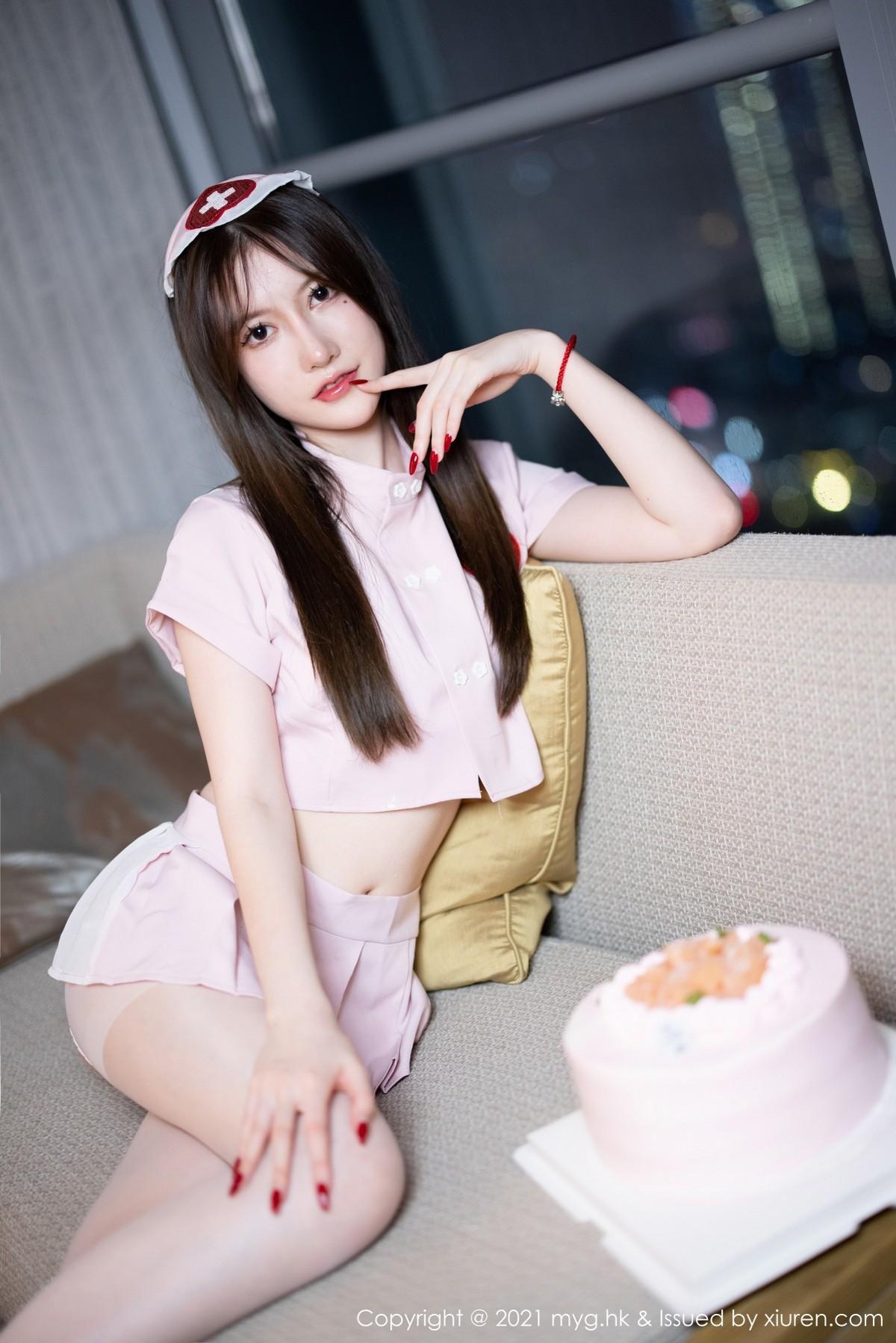 美桃酱长三角旅拍粉色护士制服配开档肉丝秀翘臀绝美写真85P 6